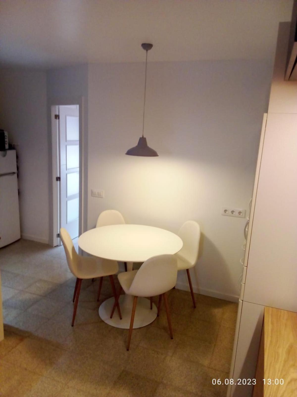 2 Bedroom Large Modern In Old Town 50m From The Beach! Apartment *