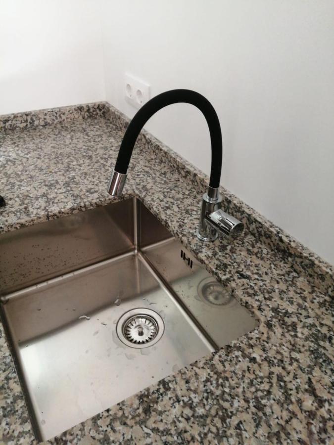Apartment 2 Bedroom Large Modern In Old Town 50m From The Beach! *
